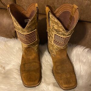 Ariat boots size 10.5 EE